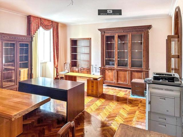 Ufficio in affitto di 160 m² in Corso San Giorgio, 15