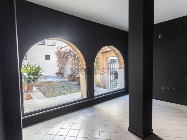 Ufficio in affitto di 160 m² in Piazza della Libertà