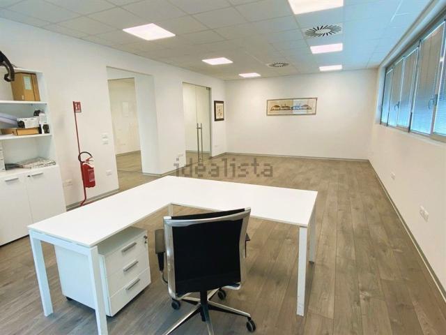 Ufficio in affitto di 160 m² in Via A. Ferrarin
