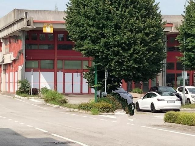 Ufficio in affitto di 160 m² in Via Portogallo