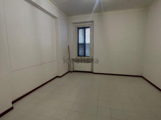 Ufficio in affitto di 160 m² in Via Ravenna, 10