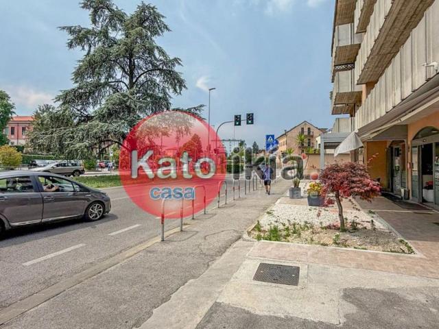 Ufficio in affitto di 160 m² in Viale Bartolomeo D&apos Alviano