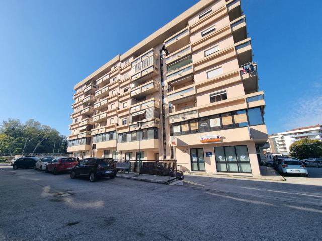 Ufficio in affitto di 160 m² in Viale dei Pentri, 55
