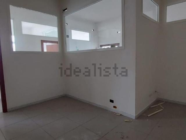 Ufficio in affitto di 161 m² in Via Argine Destro Carrione