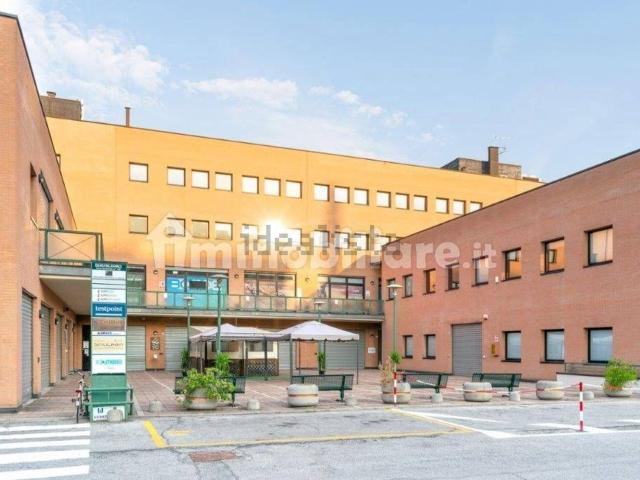 Ufficio in affitto di 163 m² in Via Piero Gobetti, 1
