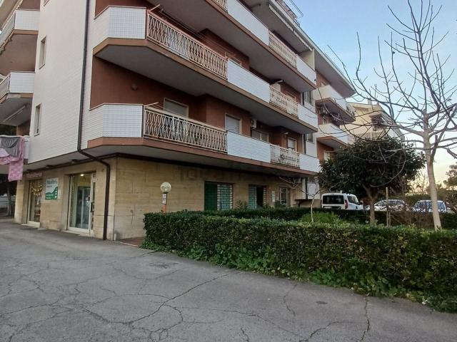 Ufficio in affitto di 16 m² in Via Salara, 50
