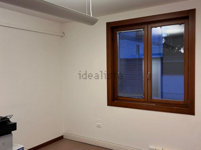 Ufficio in affitto di 16 m² in Viale Pecori Giraldi, 18