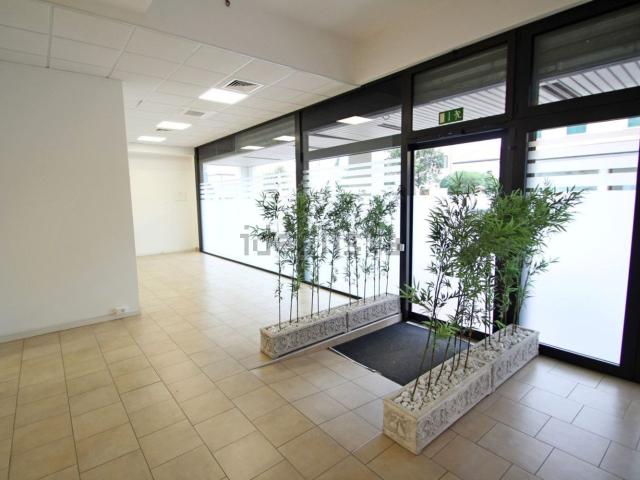 Ufficio in affitto di 175 m²