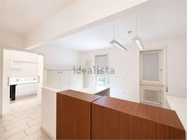 Ufficio in affitto di 177 m²