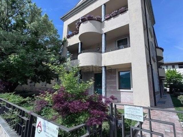 Ufficio in affitto di 170 m²