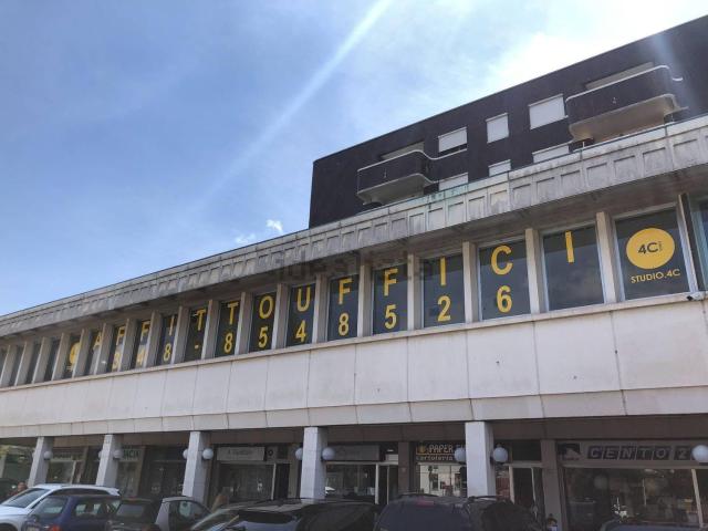 Ufficio in affitto di 170 m² in Via Padova