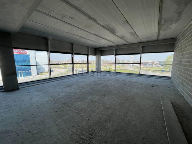 Ufficio in affitto di 185 m²