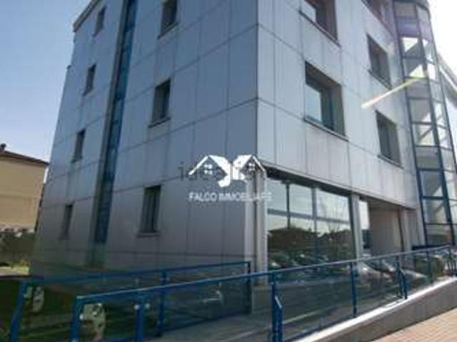 Ufficio in affitto di 180 m²
