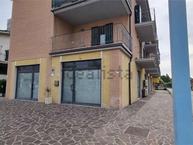 Ufficio in affitto di 180 m²