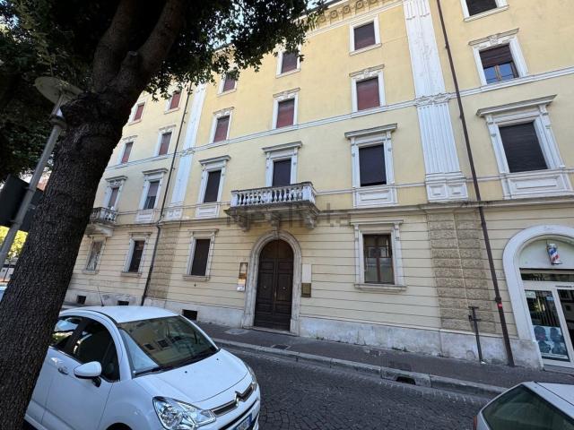 Ufficio in affitto di 180 m² in Piazza Cornelio Tacito