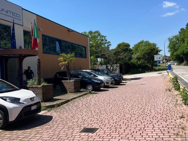 Ufficio in affitto di 180 m² in Via mare Adriatico, 72