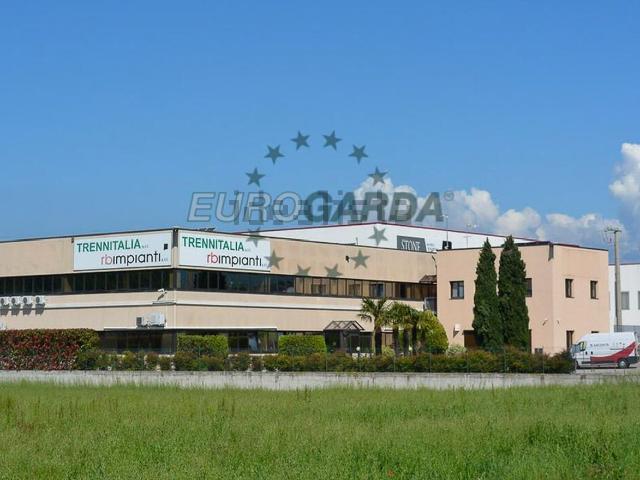 Ufficio in affitto di 180 m² in Via Monte Baldo