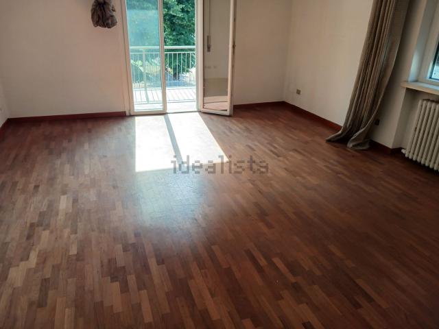 Ufficio in affitto di 180 m² in Via 24 Maggio