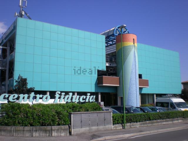 Ufficio in affitto di 183 m² in Via Bussolengo, 8