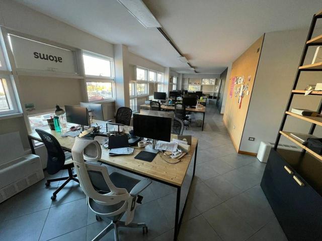 Ufficio in affitto di 194 m² in Via Aquileia, 56