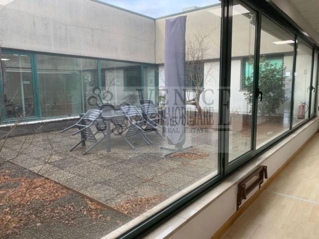 Ufficio in affitto di 190 m²