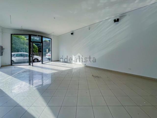 Ufficio in affitto di 190 m² in Via Nino Tavoni, 1