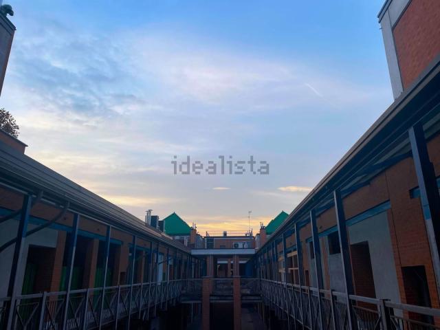 Ufficio in affitto di 190 m² in Via dell&apos Artigianato
