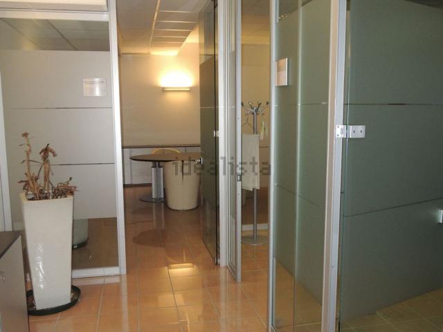 Ufficio in affitto di 190 m² in Via Enrico Fermi