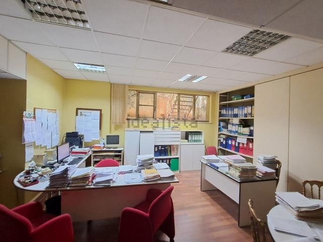 Ufficio in affitto di 190 m² in Viale Vincenzo de Filippis