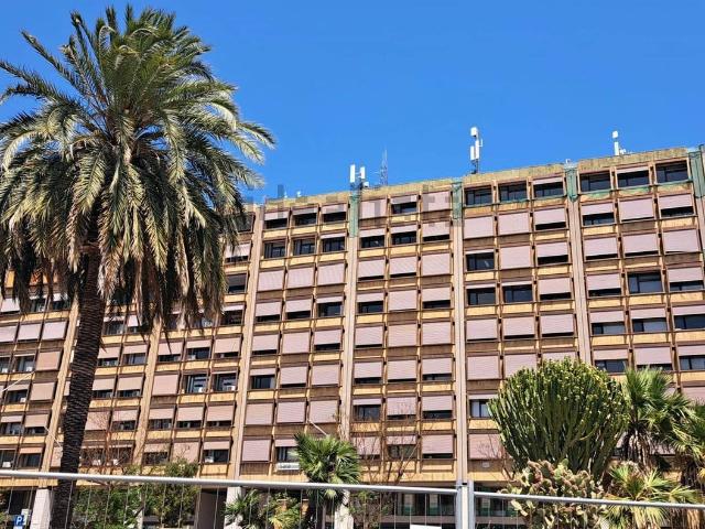 Ufficio in affitto di 209 m² in Via Monsignor Ventimiglia, 117