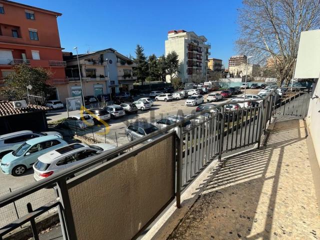 Ufficio in affitto di 200 m²