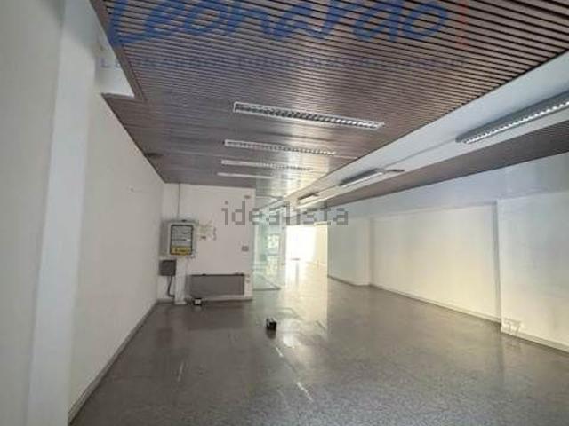Ufficio in affitto di 200 m²