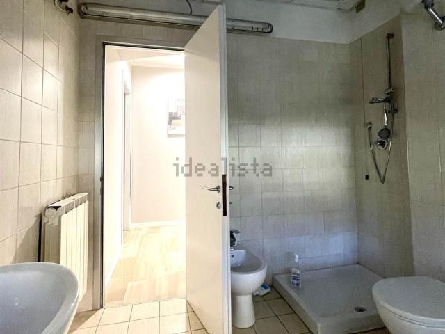 Ufficio in affitto di 200 m²