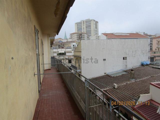 Ufficio in affitto di 200 m²