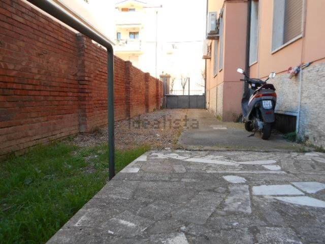Ufficio in affitto di 200 m²