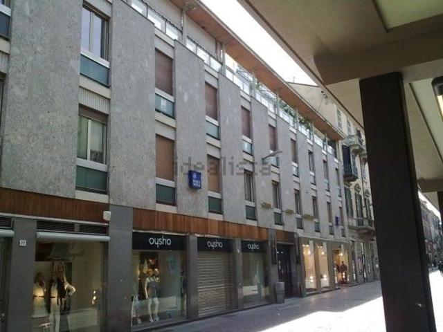 Ufficio in affitto di 200 m² in Corso Roma, 36