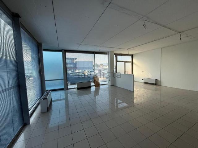 Ufficio in affitto di 200 m² in Via Marco Corner, 89