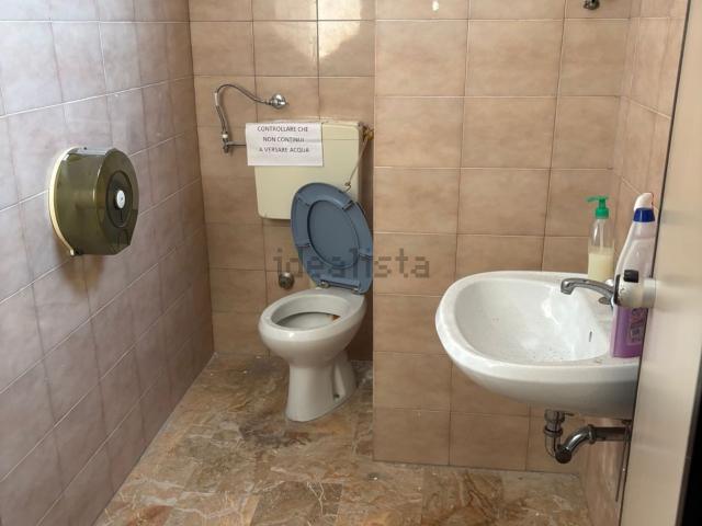 Ufficio in affitto di 200 m² in Via Narni