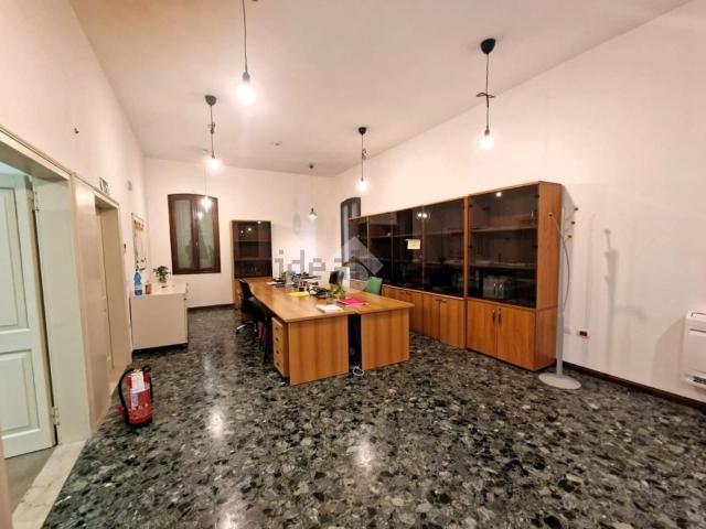 Ufficio in affitto di 200 m² in Via Noalese, 94
