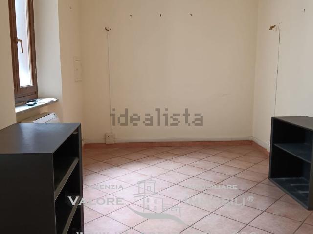 Ufficio in affitto di 200 m² in Via Armando Diaz