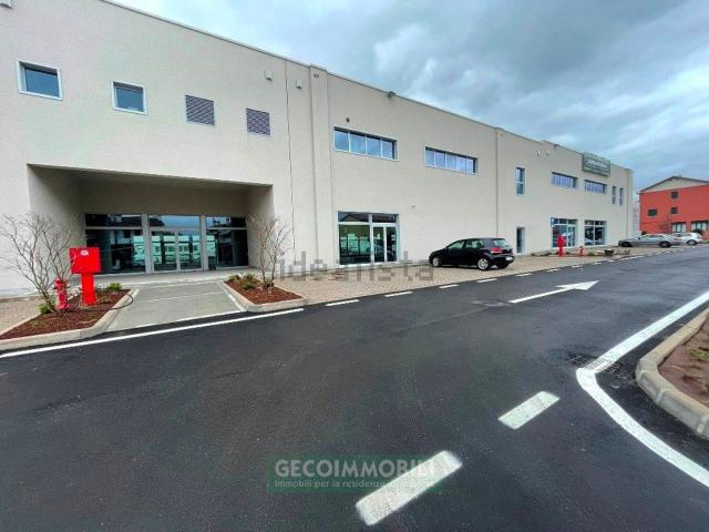 Ufficio in affitto di 200 m² in Via Feltrina Sud, 80