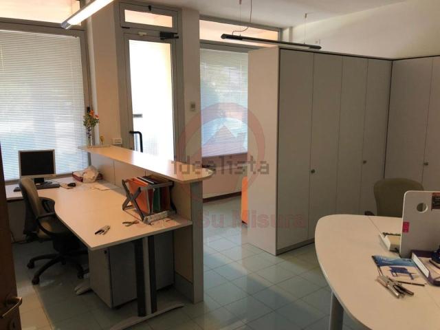 Ufficio in affitto di 200 m² in Via Guglielmo Marconi