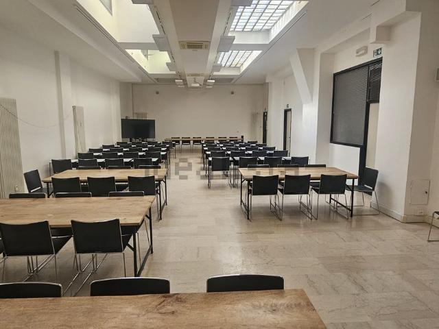 Ufficio in affitto di 200 m² in Via Luigi Settembrini