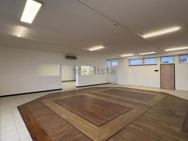 Ufficio in affitto di 200 m² in Via San Biagio, 4