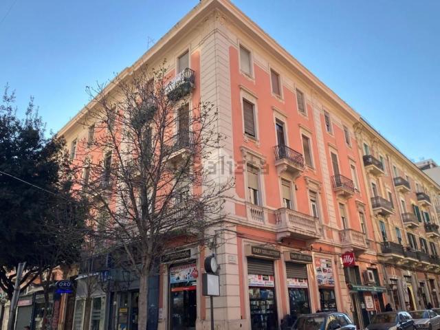 Ufficio in affitto di 200 m² in Viale XXIV Maggio, 43