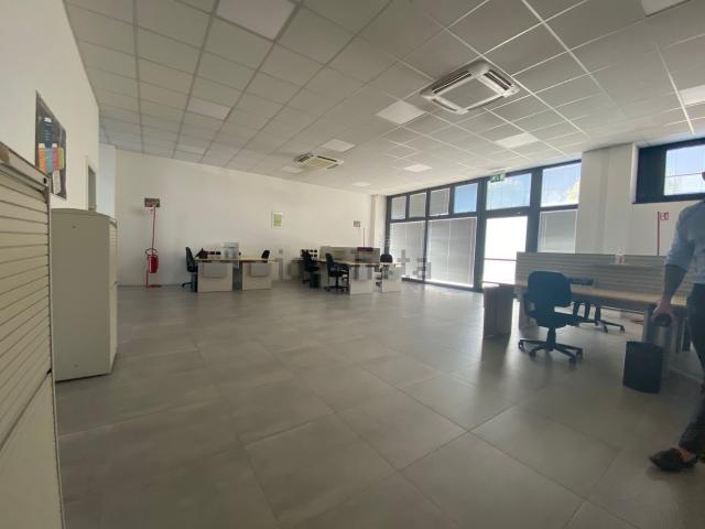 Ufficio in affitto di 200 m² in Vicolo Porta Est