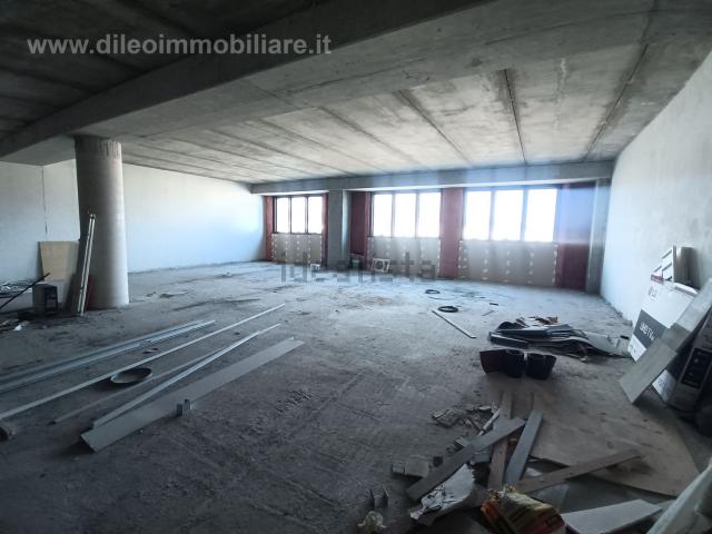 Ufficio in affitto di 202 m²
