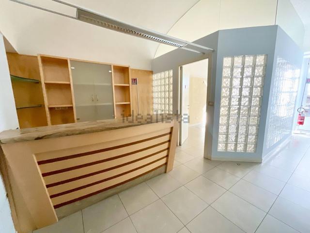Ufficio in affitto di 203 m²