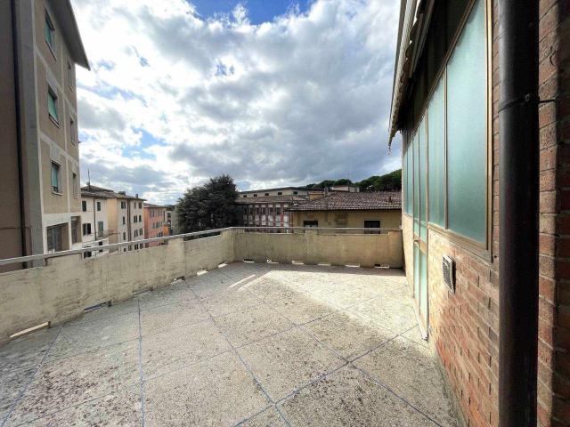 Ufficio in affitto di 215 m²
