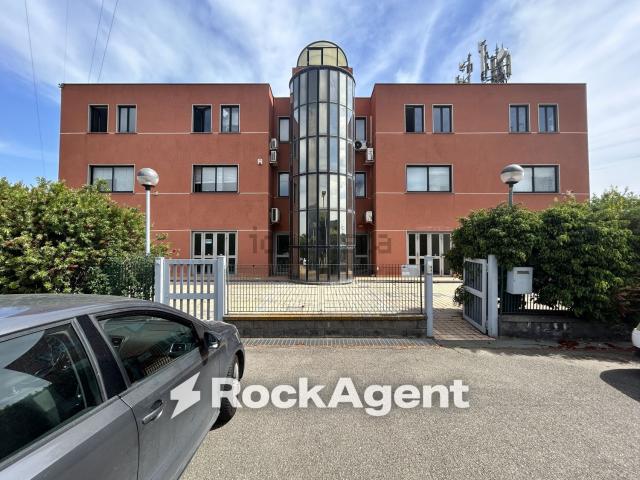 Ufficio in affitto di 215 m² in Strada Comunale Cardillo, 9